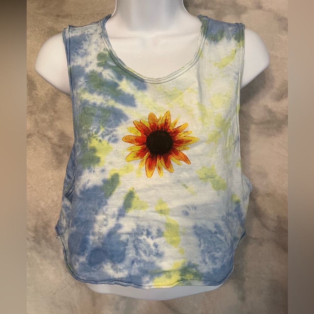 URBAN OUTFITTERS TIE DYE SUNFLOWER CROPPED TANK TOP